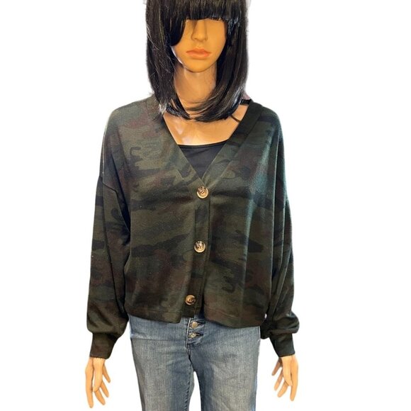 (6 for $25) Social Standard by Sanctuary Camo Button Front Cardigan size medium - Picture 1 of 7